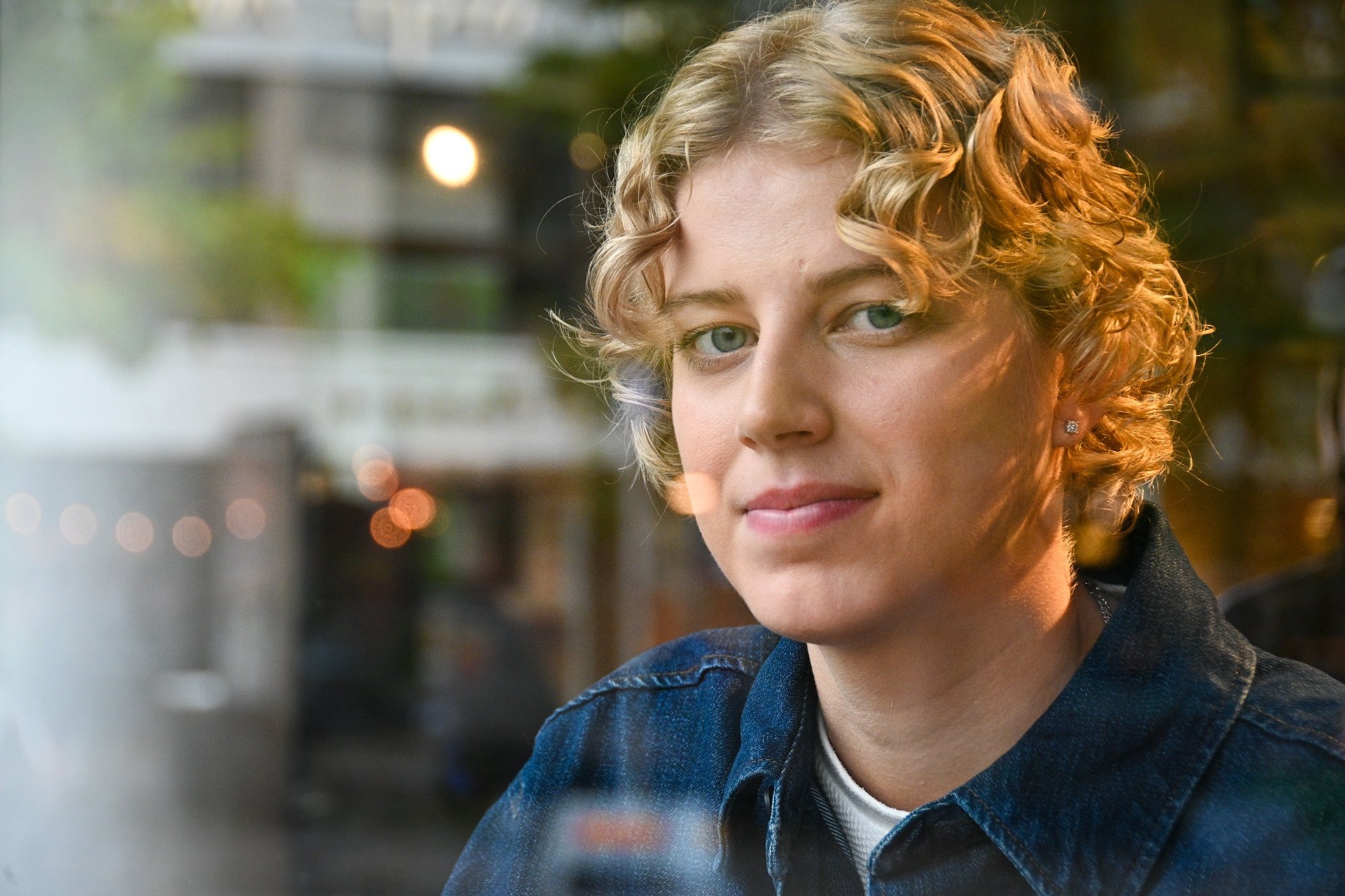Anne Fagemo, artist på åpningskvelden hos GK Restaurant